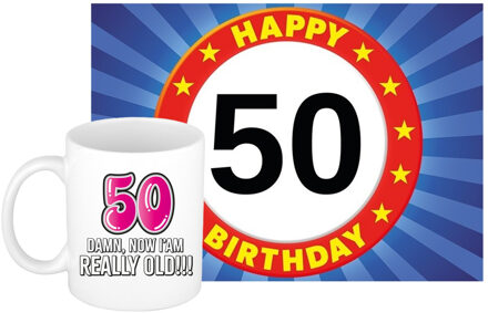 Bellatio Decorations Verjaardag cadeau koffiemok 50 jaar - vrouw - echt oud - met A5 formaat wenskaart