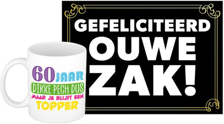 Bellatio Decorations Verjaardag cadeau koffiemok 60 jaar - man - dikke pech- met gefeliciteerd ouwe zak wenskaart