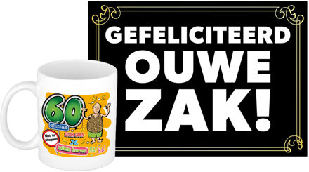Bellatio Decorations Verjaardag cadeau koffiemok 60 jaar - man - wilde haren - met gefeliciteerd ouwe zak wenskaart