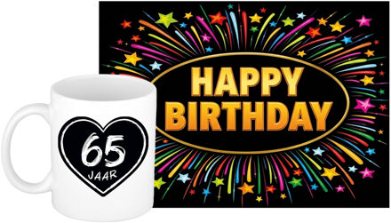 Bellatio Decorations Verjaardag cadeau koffiemok 65 jaar - man - hartje krijtbord - met XL Happy Birthday wenskaart