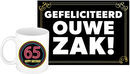 Bellatio Decorations Verjaardag cadeau koffiemok 65 jaar - man - neon sign - met gefeliciteerd ouwe zak wenskaart