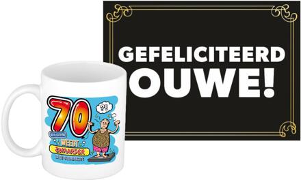 Bellatio Decorations Verjaardag cadeau koffiemok 70 jaar - man - zwaarder - met gefeliciteerd ouwe! - wenskaart