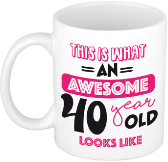 Bellatio Decorations Verjaardag cadeau mok 40 jaar - roze - grappige tekst - 300 ml - keramiek