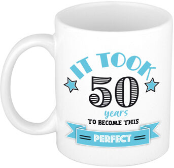 Bellatio Decorations Verjaardag cadeau mok 50 jaar - blauw - grappig - 300 ml - Sarah/Abraham