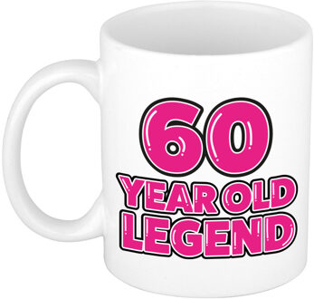 Bellatio Decorations Verjaardag cadeau mok 60 jaar - al zo oud - legende - roze - 350 ml - keramiek