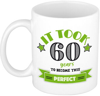 Bellatio Decorations Verjaardag cadeau mok 60 jaar - groen - grappig - 300 ml - keramiek