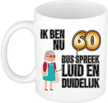 Bellatio Decorations Verjaardag cadeau mok 60 jaar - luid en duidelijk oma - bruin - 300 ml - Keramiek
