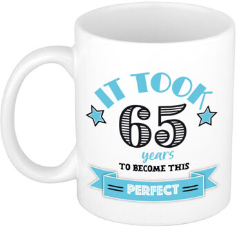 Bellatio Decorations Verjaardag cadeau mok 65 jaar - blauw - grappig - 300 ml - keramiek - feest mokken