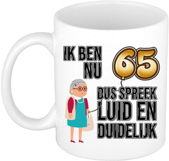 Bellatio Decorations Verjaardag cadeau mok 65 jaar - luid en duidelijk oma - bruin - 300 ml - Keramiek