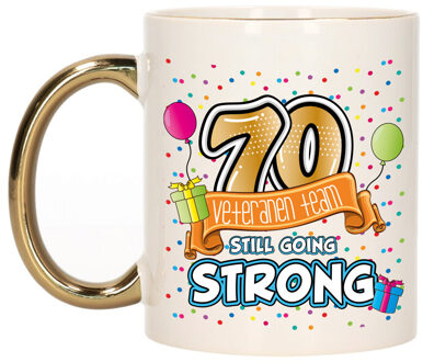 Bellatio Decorations Verjaardag cadeau mok 70 jaar - goud - veteranen team - 300 ml - keramiek