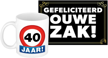Bellatio Decorations Verjaardag cadeau mok/beker 40 jaar print 300 ml + A5-size wenskaart ouwe zak