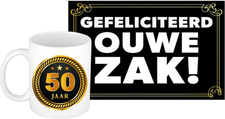 Bellatio Decorations Verjaardag cadeau mok/beker 50 jaar print 300 ml + A5-size wenskaart ouwe zak