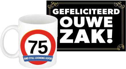Bellatio Decorations Verjaardag cadeau mok/beker 75 jaar print 300 ml + A5-size wenskaart ouwe zak