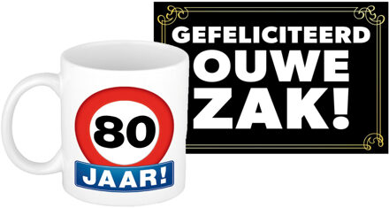 Bellatio Decorations Verjaardag cadeau mok/beker 80 jaar print 300 ml + A5-size wenskaart ouwe zak