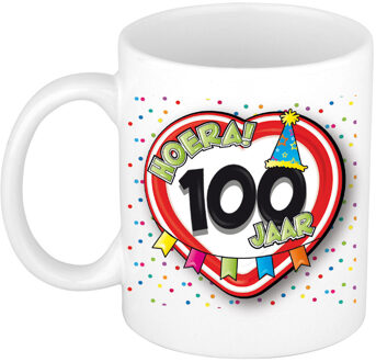 Bellatio Decorations Verjaardag cadeau mok leeftijd 100 jaar - hartje verkeersbord - multi - keramiek - 300 ml
