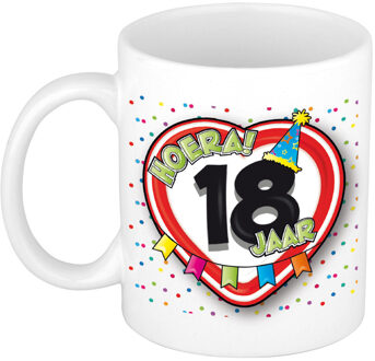 Bellatio Decorations Verjaardag cadeau mok leeftijd 18 jaar - hartje verkeersbord - multi - keramiek - 300 ml