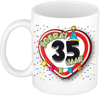Bellatio Decorations Verjaardag cadeau mok leeftijd 35 jaar - hartje verkeersbord - multi - keramiek - 300 ml