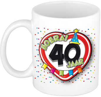 Bellatio Decorations Verjaardag cadeau mok leeftijd 40 jaar - hartje verkeersbord - multi - 300 ml