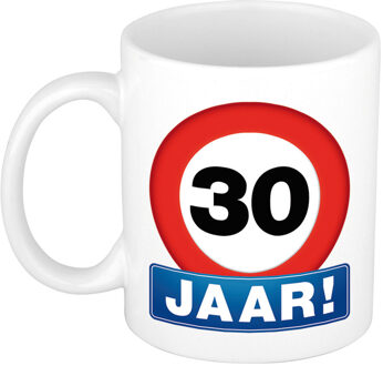 Bellatio Decorations Verjaardag koffiemok - drink beker - thema 30 jaar - leeftijd verkeersbord - 300 ml - keramiek Rood