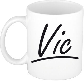 Bellatio Decorations Vic Naam koffiemok - beker - met sierlijke letters - wit - 300 ml - Cadeau - Heren