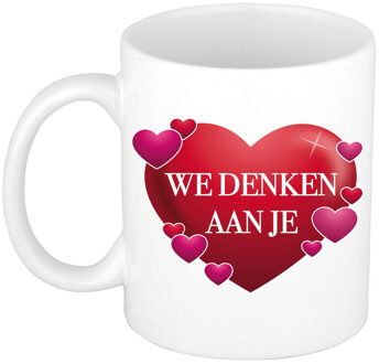 Bellatio Decorations We denken aan je cadeau mok / beker wit met hartjes 300 ml - feest mokken