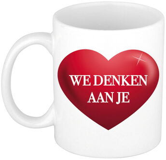 Bellatio Decorations We denken aan je cadeau mok / beker wit met rood hart 300 ml - feest mokken