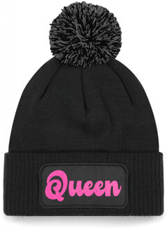 Bellatio Decorations Wintersport muts met pompom - Queen - zwart - roze glitters - one size - volwassenen - Apres ski