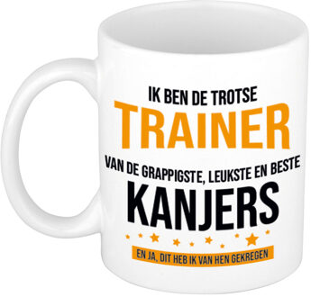 Bellatio Decorations Witte cadeau mok / beker trotse trainer van de grappigste, leukste en beste kanjers 300 ml - feest mokken