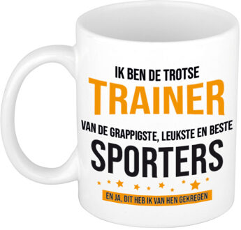 Bellatio Decorations Witte cadeau mok / beker trotse trainer van de grappigste, leukste en beste sporters 300 ml - feest mokken