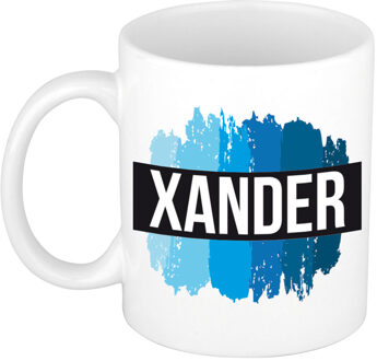 Bellatio Decorations Xander naam cadeau koffie mok - beker - met blauw verfstrepen - Cadeau collega - vaderdag