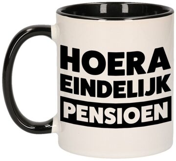 Bellatio Decorations Zwarte pensioen VUT cadeau mok / beker - hoera eindelijk pensioen 300 ml - feest mokken