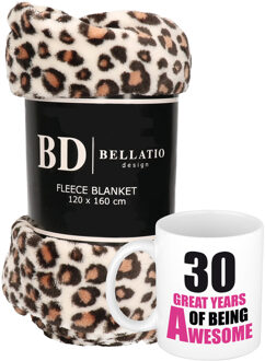 Bellatio Design Cadeau verjaardag 30 jaar vrouw set - Fleece plaid/deken luipaard print met 30 great years awesome m