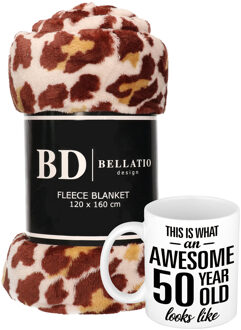 Bellatio Design Cadeau verjaardag 50 jaar/ Sarah vrouw set - Fleece plaid/deken panter print met Awesome 50 year mok