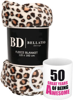 Bellatio Design Cadeau verjaardag 50 jaar vrouw set - Fleece plaid/deken luipaard print met 50 great years awesome m