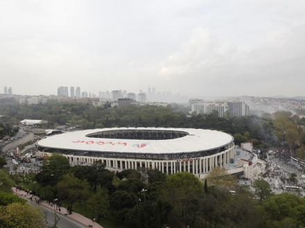 Besiktas JK - Fatih Karagumruk SK (Süper Lig) (Vliegtuig)