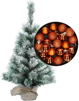 Besneeuwde mini kerstboom/kunst kerstboom 35 cm met kerstballen oranje