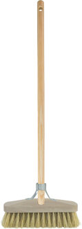 Betra Buitenbezem - FSC hout - natuurvezel - 23 x 150 cm - tuinbezem/schrobborstel