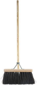 Betra Buitenbezem - FSC hout - natuurvezel - hard - 30 x 130 cm - Bezem