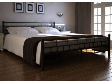 Black Metal bed with mattress 180 x 200 cm