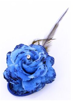 Blauwe bloem voor in het haar