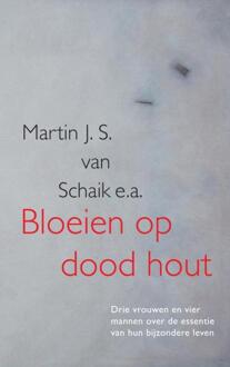 Bloeien op dood hout