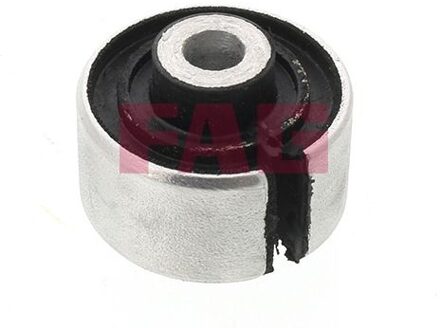 BMW Draagarmrubber 829001010