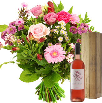 Boeket roze bloemen + fles Spaanse rosé wijn