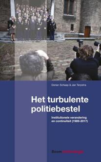 Boom Uitgevers Den Haag Het turbulente politiebestel - Boek Jan Terpstra (9462368546)