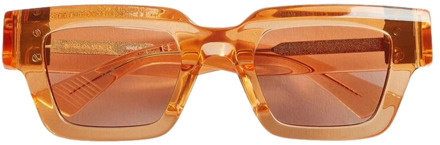 Bottega Veneta Oranje Vierkante Zonnebril met Gouden Metalen Decoratie Bottega Veneta , Orange , Dames - ONE Size