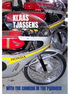 Brave New Books With The Camera In The Paddock - Klaas Tjassens