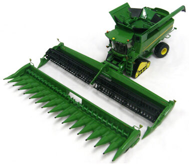 Britains John Deere S690 Combine Harvester