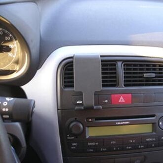 Brodit center mount v. Fiat Punto Grande 06