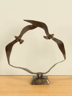 Bronzen beeld 3 vogels verbonden op een voetje