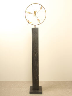 Bronzen sculptuur ring met 5 messing libellen, Ø 32 cm